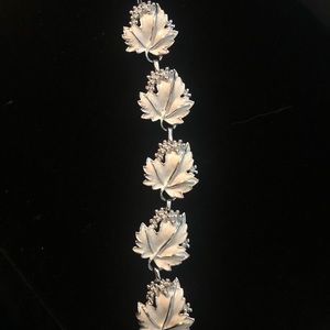 Beautiful Vintage signed Sarah Coventry bracelet